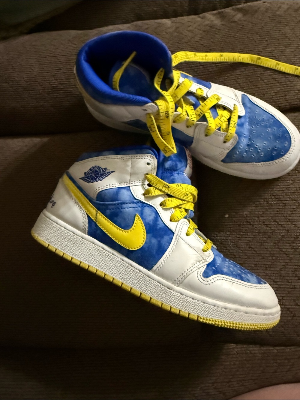 Nike Mid-Top Sneakers in Blue, White and Yellow